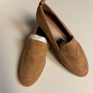 Women’s Banana Republic size 9 1/2. Excellent condition.
Worn once.